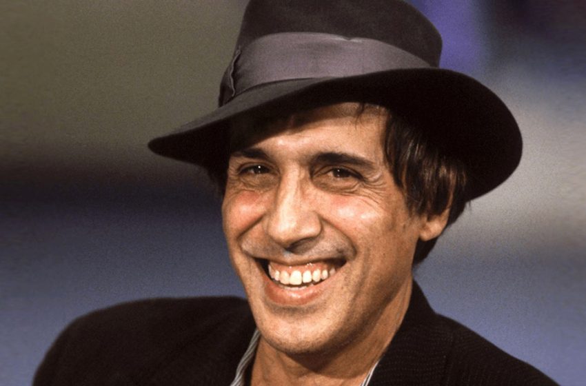  Completely decrepit. The paparazzi showed what Adriano Celentano looks like at 83