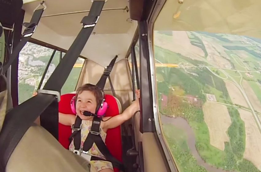  When your dad is a pilot: unforgettable experience of a little girl who had her first flight ever