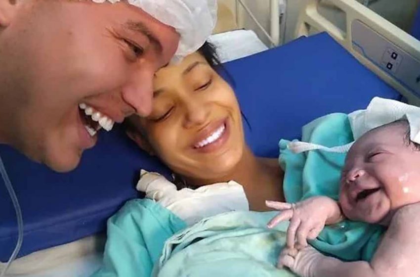  Father talked a lot with his daughter in her belly, and after birth she smiled at him.