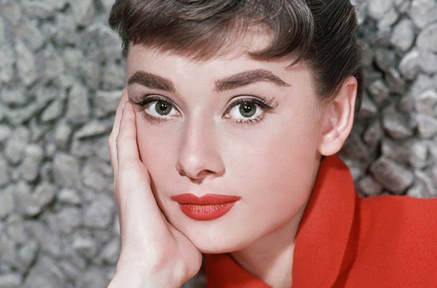  Audrey Hepburn è la donna più bella del 20° secolo, ma era imbarazzata da questa parte del suo corpo