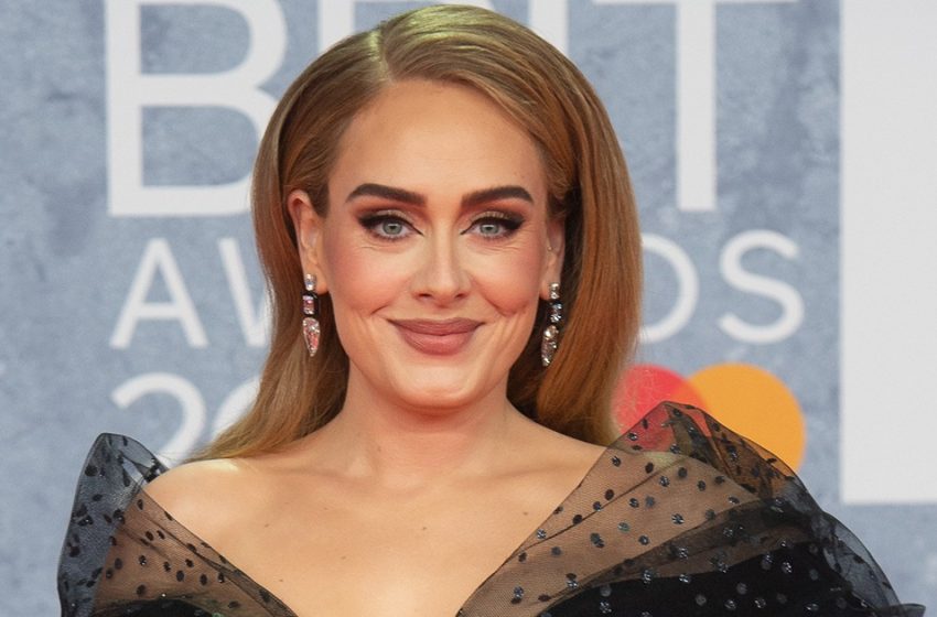  Di nuovo ingrassata : La nuova apparizione pubblica di Adele ha imbarazzato gli spettatori