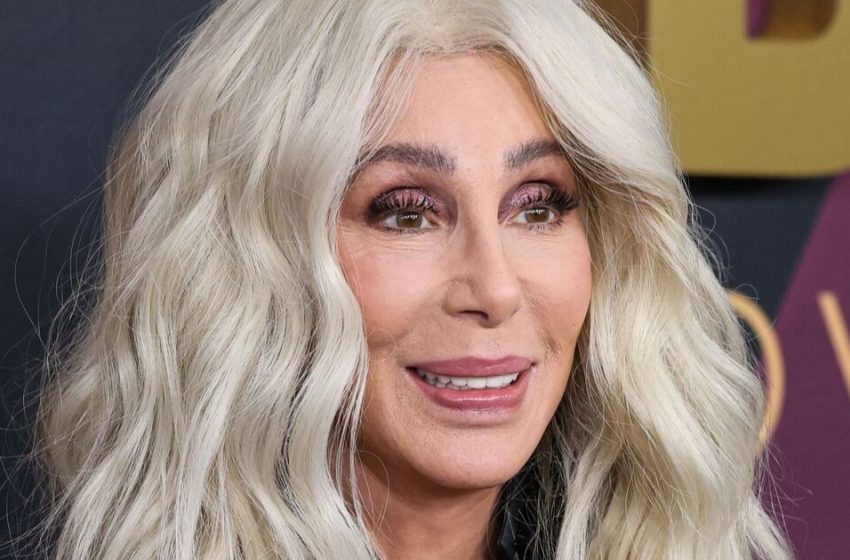  Non assomiglia affatto a sua madre : Le foto del figlio di Cher hanno sorpreso i fan