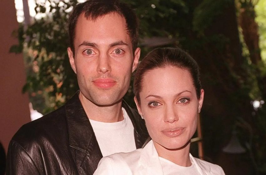  Non così affascinante: Com’è veramente l’aspetto del fratello di Angelina Jolie