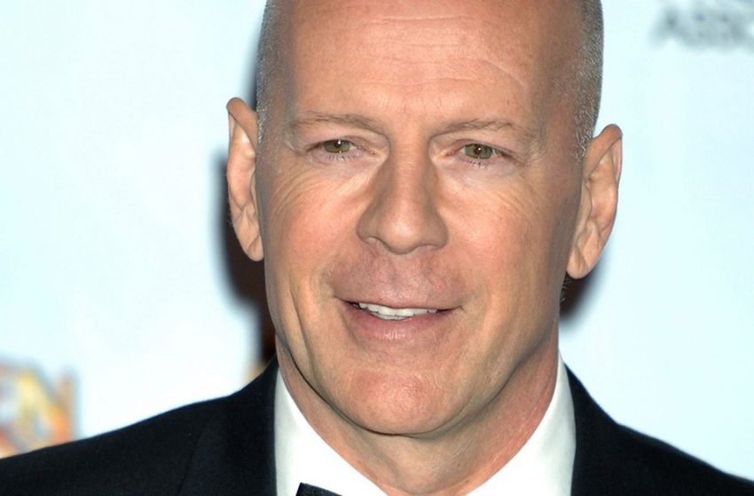  Sguardo triste e labbra serrate: La moglie di Bruce Willis ha mostrato la sua nuova foto