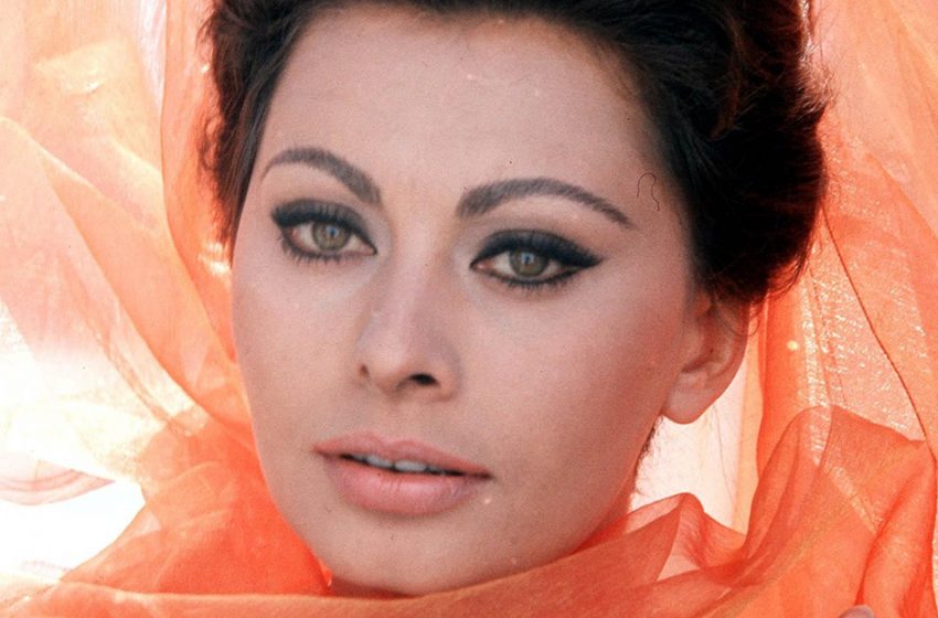  Non assomiglia affatto a sua nonna : L’aspetto della nipote di 17 anni di Sophia Loren è stato discusso su Internet