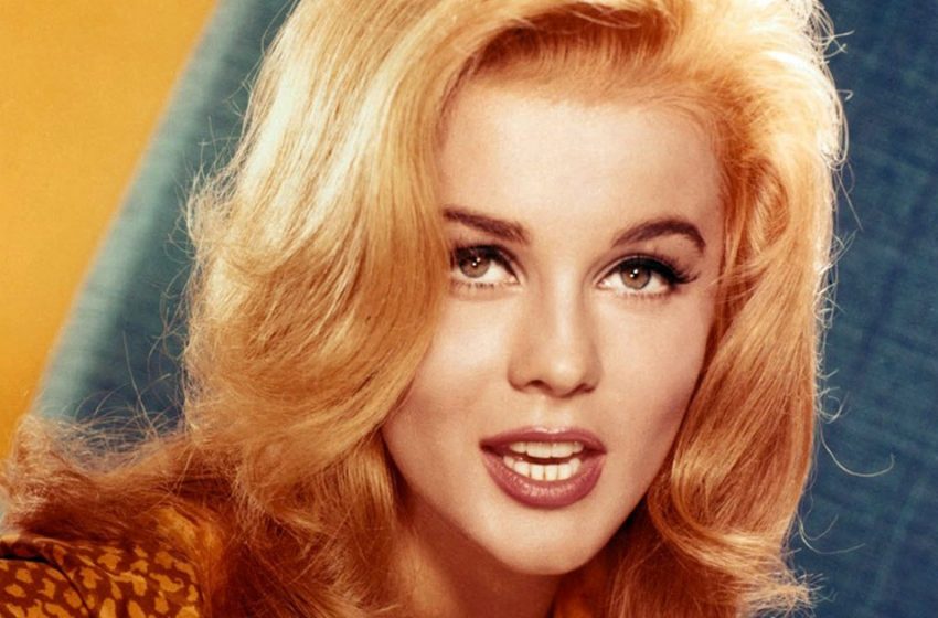  Presley era follemente innamorato di lei : Com’è ora l’aspetto dell’attrice ottantaduenne Ann-Margret