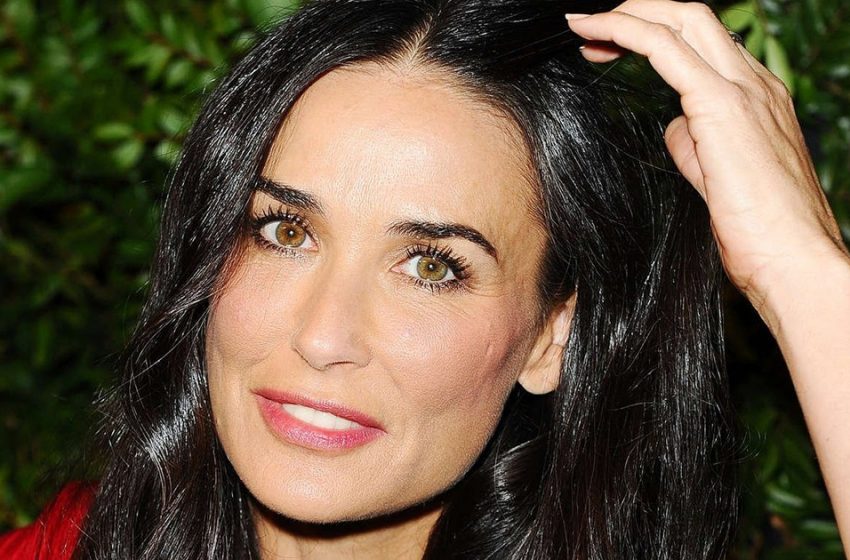  Che ogni nonna abbia una figura del genere : Demi Moore, 60 anni, ha affascinato i fan con le sue foto in costume da bagno