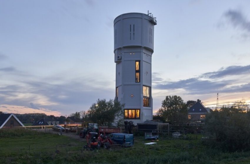  «Incredibile trasformazione»: I fratelli sono riusciti a trasformare una vecchia torre dell’acqua in un accogliente appartamento!