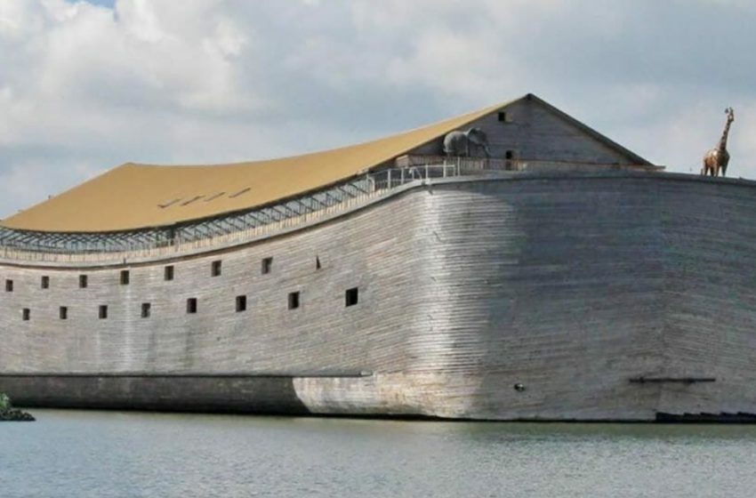  «Un’imponente e impressionante costruzione»: Il falegname ha impiegato due decenni per costruire l’enorme arca!