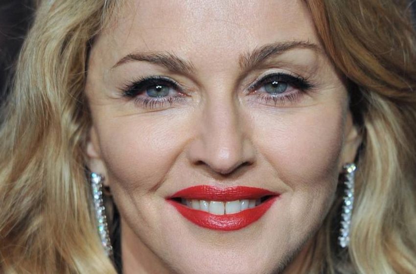  Pizzo Intimo e Null’altro: L’Outfit Rivelatore Della 65enne Madonna Ha Sconvolto il Pubblico!
