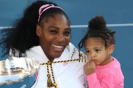 «Tale madre, tale figlia»: Serena Williams condivide un nuovo aggiornamento su Instagram che mette in mostra i muscoli della figlia!
