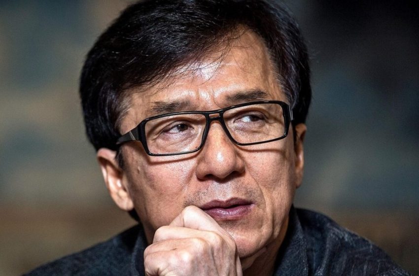  «Il figlio è stato imprigionato e la figlia ha vissuto sotto il ponte»: com’è la vita degli eredi di Jackie Chan?