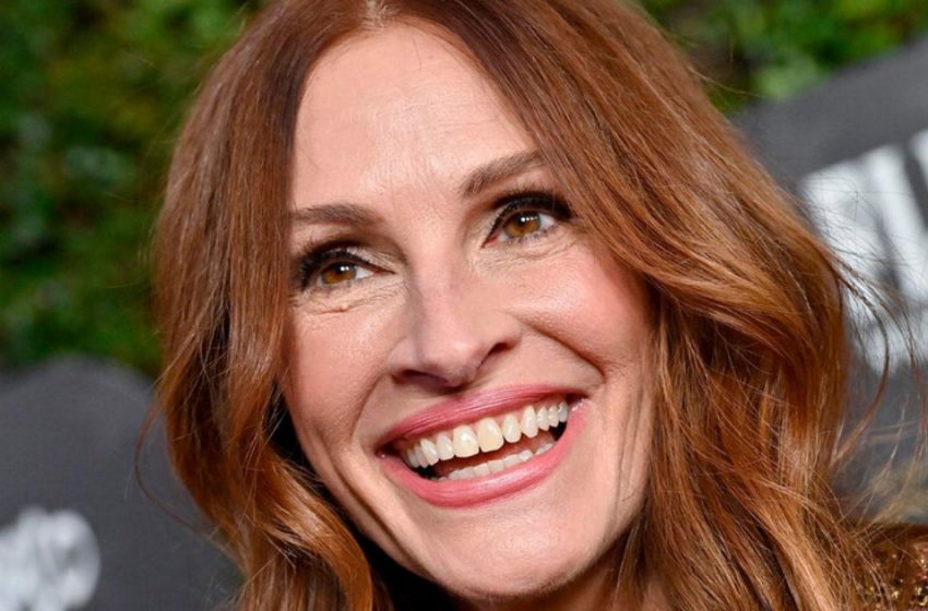  «Lei è ancora Pretty Woman»: Julia Roberts ha condiviso foto in costume da bagno rosa e ha ricevuto molte reazioni dai fan!