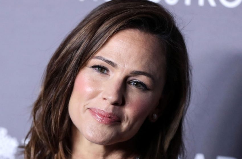  «È la Gemella di Jennifer Garner?»: L’attrice Ha Condiviso Foto della Sua Sorella Raramente Vista, Che È Estremamente Simile a Lei!