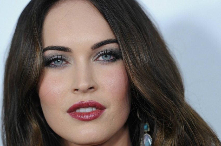  «Quasi Nuda»: Megan Fox, 37 anni, è stata immortalata in un mini-abito di maglia trasparente!