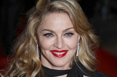 La bellezza volgare continua a sorprendere i fan: Madonna è apparsa con l’outfit «più strano» che tu abbia mai visto!