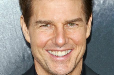 «È L’Immagine Speculare di Papà»: La Figlia di 17 Anni di Tom Cruise è Stata Fotografata Durante una Passeggiata a New York!