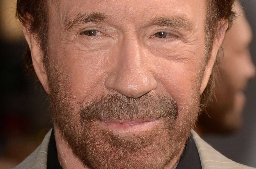  L’84enne Chuck Norris come marito premuroso per la moglie malata: come appare la grande villa degli Sposi?