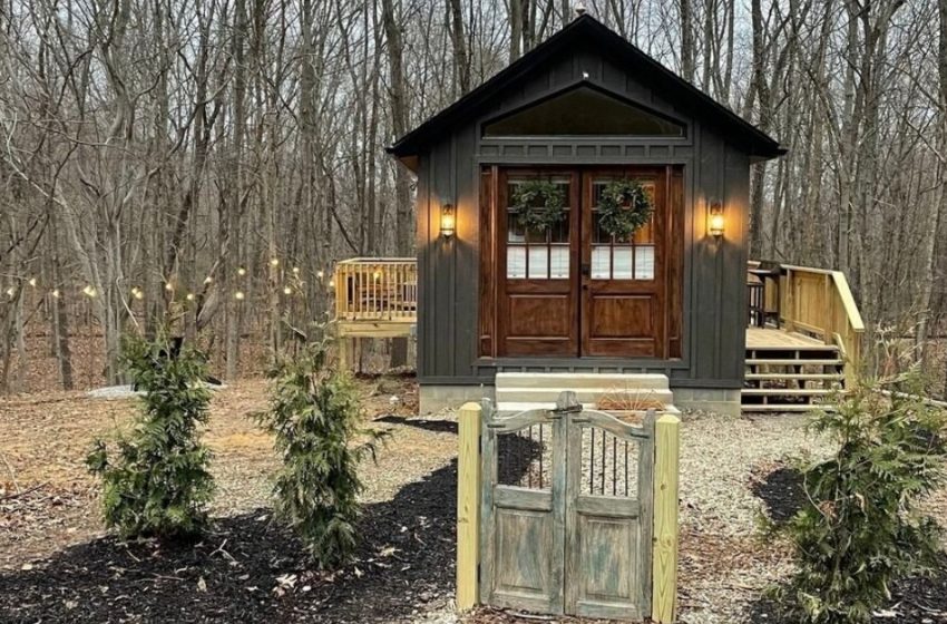  Molti si chiedono come le persone possano vivere in questa casa isolata nel bosco: dai un’occhiata a com’è dentro!