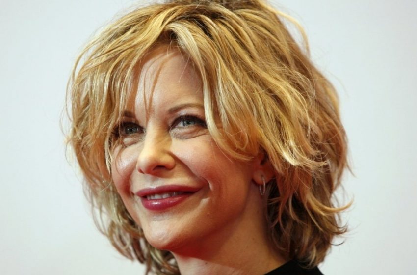  La sessantaduenne Meg Ryan ha rubato la scena con il suo look chic: i fotografi hanno pubblicato scatti mozzafiato della star!