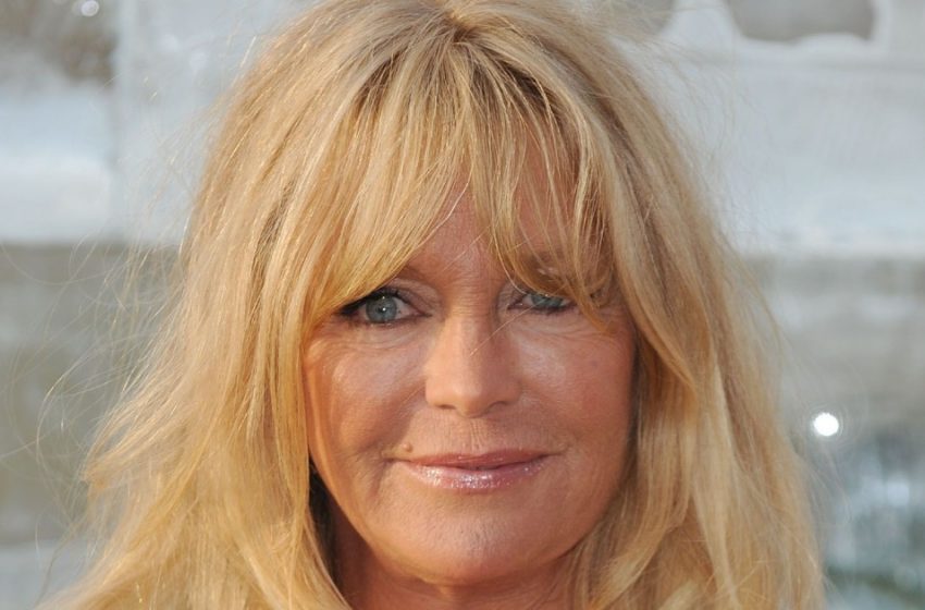  «Chirurgia plastica o qualcosa del genere?»: Goldie Hawn, di 77 anni, sembrava così bella e radiosa nel video appena pubblicato!