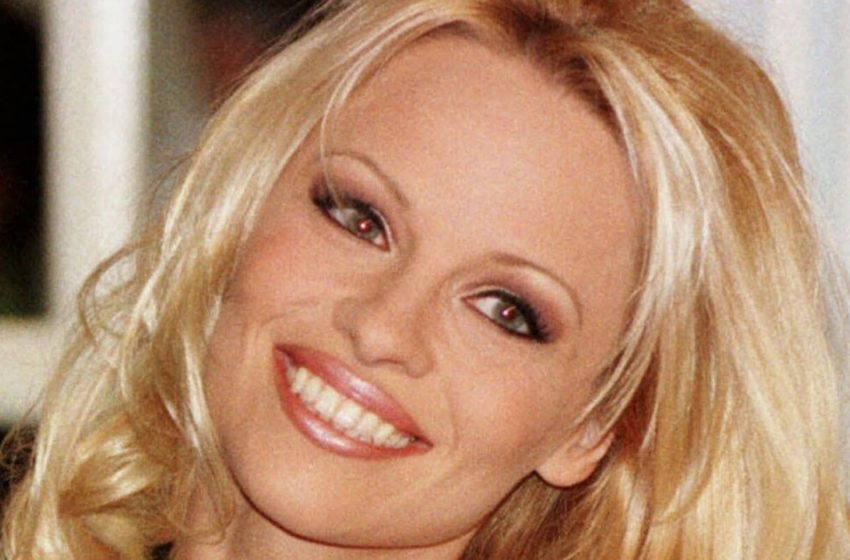  «Invecchiare è un sollievo»: Pamela Anderson ha condiviso foto senza trucco e ha espresso il suo punto di vista sull’accettazione di sé!