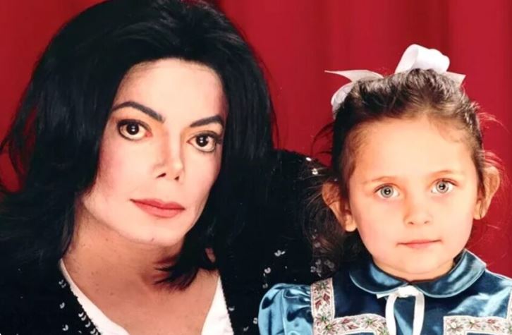  «La bellezza cosmica della figlia di 25 anni della star»: L’erede di Michael Jackson ha condiviso nuove foto!