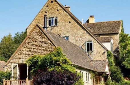 «Comfort Inglese»: Come appare una casa comune in un tranquillo villaggio inglese?