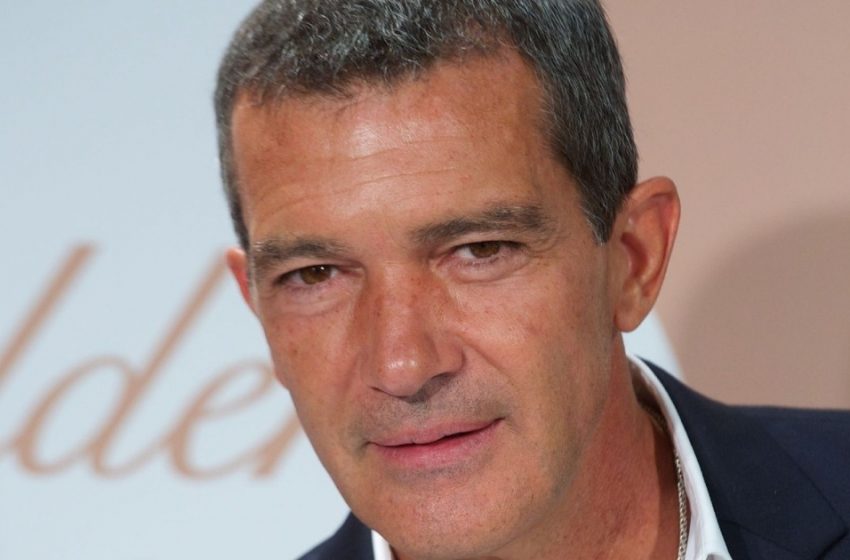  «Una bionda mozzafiato con una figura impeccabile: il 63enne Antonio Banderas ha condiviso una rara foto con la sua giovane amante!»