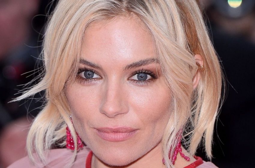  La Ragazza Somiglia Tantissimo Alla Madre: Sienna Miller è Apparsa al Festival di Cannes con Sua Figlia di 11 Anni!