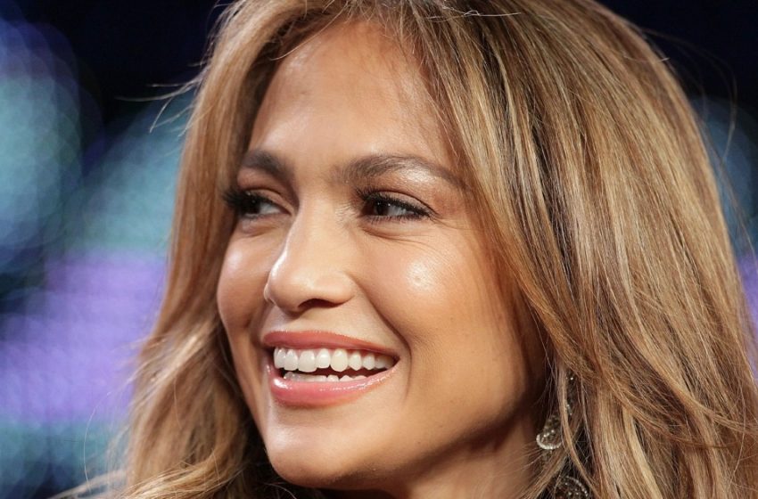  “La Mela Non Cade Lontano dall’Albero”: Jennifer Lopez Ha Condiviso Toccatissime Foto d’Infanzia con Sua Madre!