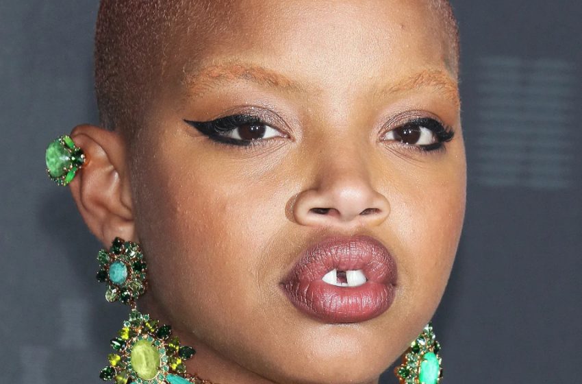  “Da Bambina Era Offesa e Non Gradita”: Ora la Giovane Modella, Slick Woods, Diktata Nuove Tendenze!