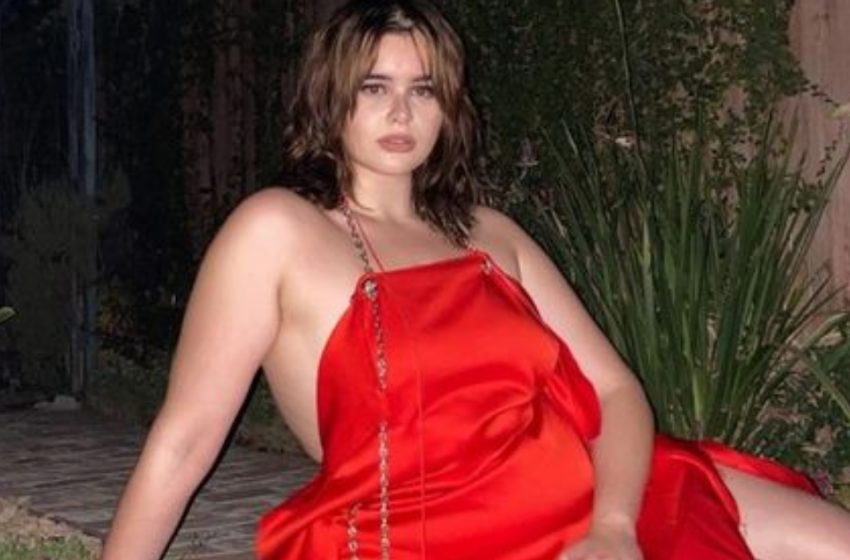  «Wow, che gambe!»: La donna plus-size più bella del mondo ha mostrato la sua figura in shorts estremamente corti.