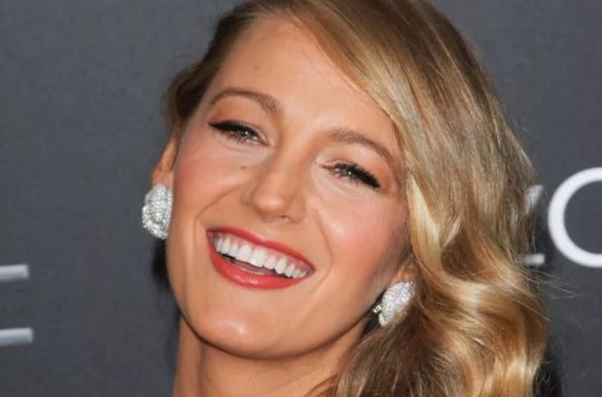  Mamma giovane con forme perfette: Blake Lively ha stupito i fan con il suo corpo perfetto dopo il quarto parto!