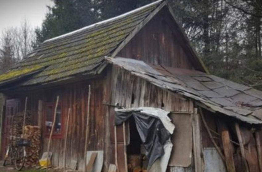  Una coppia gentile acquista generi alimentari per una nonna solitaria e ricostruisce la sua casa in soli 5 giorni!