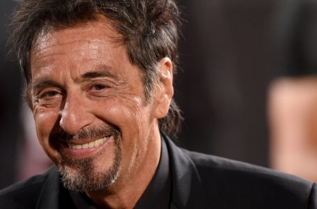 La giovane amante di Al Pacino è apparsa in pubblico per la prima volta con il loro figlio di un anno: «Il bambino somiglia moltissimo all’attore»