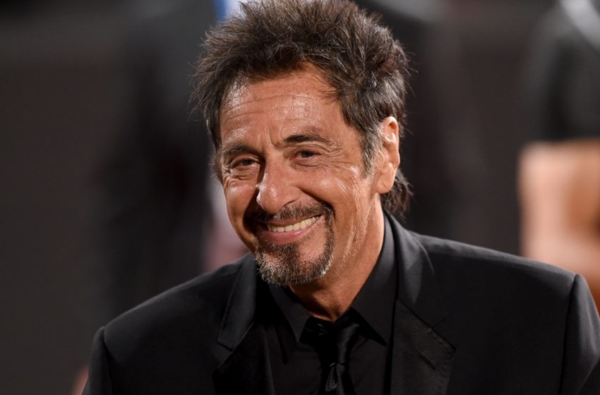  «Concepito naturalmente»: Alfalla, 29 anni, ha dato alla luce un figlio con Al Pacino, 84 anni, e di recente è stata avvistata insieme al loro bambino di un anno.