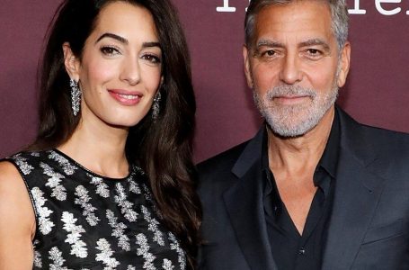 George e Amal Clooney filmati mentre si scambiavano un appassionato bacio durante una cena in Italia: qual è il dettaglio che ha lasciato tutti perplessi?