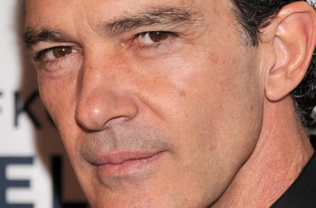 Antonio Banderas, 63 anni, accende i riflettori con la sua ultima trasformazione: com’è oggi l’iconico attore spagnolo?