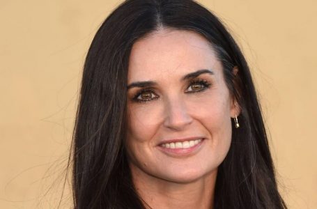 «Sembrano della stessa età»: Demi Moore, 61 anni, ha sorpreso i fan con foto piccanti in bikini dalla piscina con la sua nipotina!