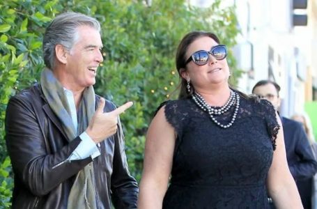 «La vera Bond Girl»: com’era la moglie di Pierce Brosnan da giovane