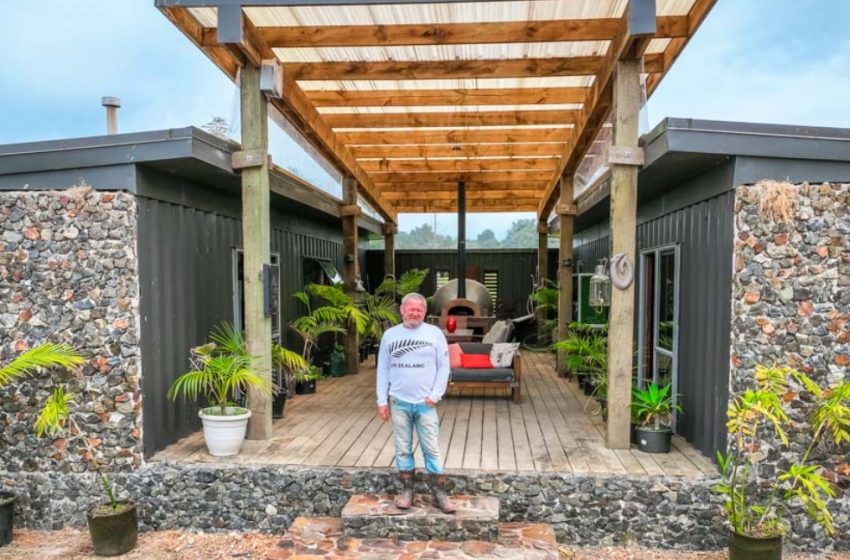  «Una Trasformazione Straordinaria!»: Container Navali Diventano un Paradiso Rustico Off-Grid!