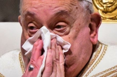 “Vicino alla Morte” tra le sue continue difficoltà: Papa Francesco rompe il silenzio sulla sua lotta contro la salute!