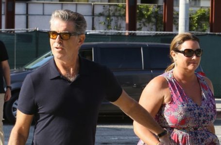 Pierce Brosnan Difende Sua Moglie di 90 kg!: «Le Hanno Proposto di Sottoporsi a un Intervento Chirurgico per Perdere Peso, Ma Io Sono Contrario!