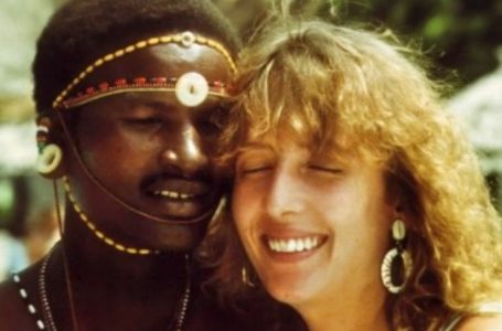 «Come un’Imprenditrice Svizzera Ha Lasciato il Marito per un Guerriero Maasai»: La Storia Vera Che È Diventata un Film!