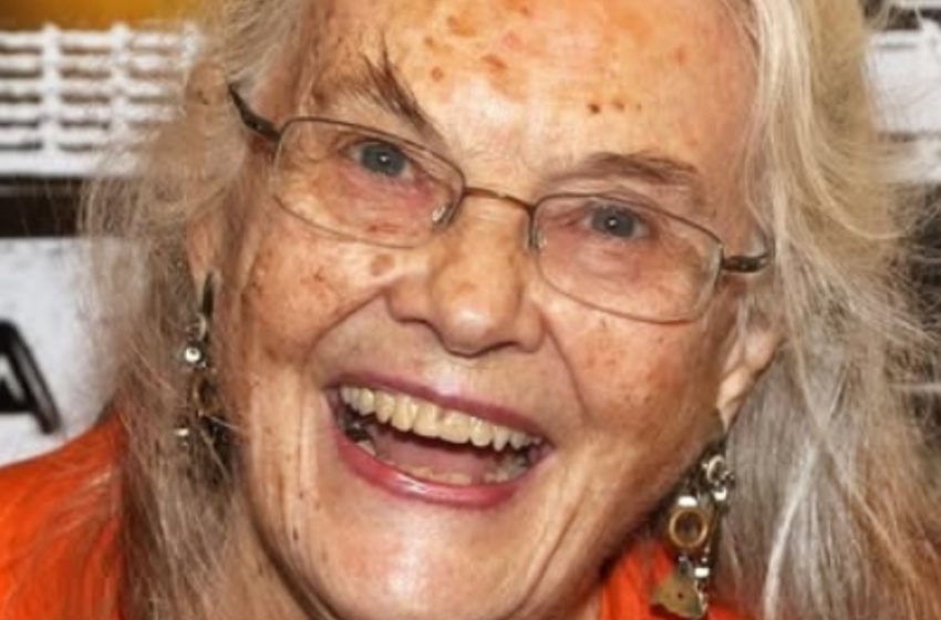 È diventata la vincitrice più anziana di sempre ai Tony Awards! A 94 anni continua a scrivere la storia… ma chi è davvero questa straordinaria donna?