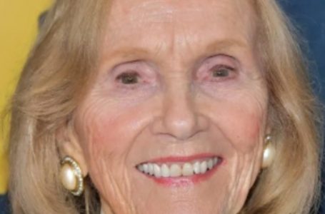 Ha perso il marito dopo 65 anni di matrimonio e ha appena compiuto 100 anni: riesci a riconoscere questa leggenda del cinema degli anni ’50?