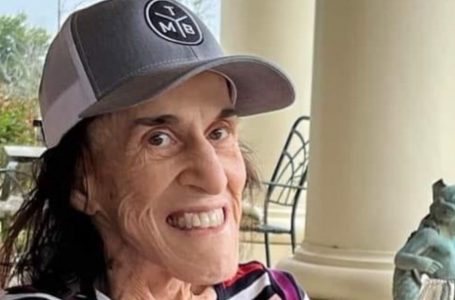 Leggenda della Comicità Ricordata: Si Spegne a 88 Anni, Ma Lascia Dietro di Sé un Mare di Sorrisi!