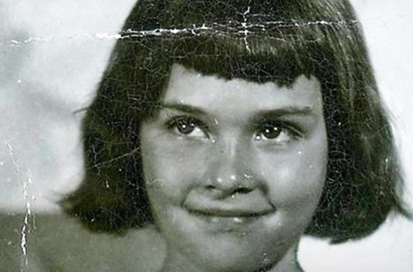 La Ragazza nella Foto È Diventata una Famosa Conduttrice TV e Ha Avuto un Ictus Durante una Puntata: Una Star che ha Sposato Due Volte lo Stesso Uomo!