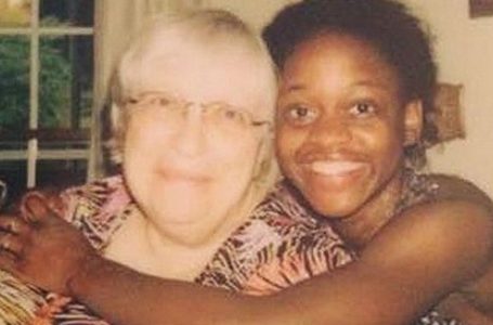 «Rifiutata per il suo aspetto, adottata da una mamma in lutto — Ora è diventata famosa»: come appare oggi?